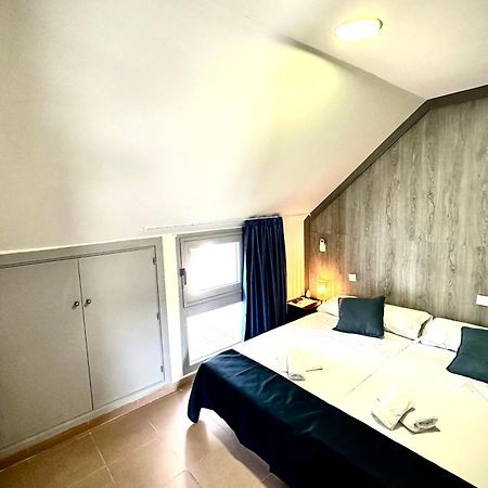 Hostal Myd Pantano Pelayos de la Presa エクステリア 写真