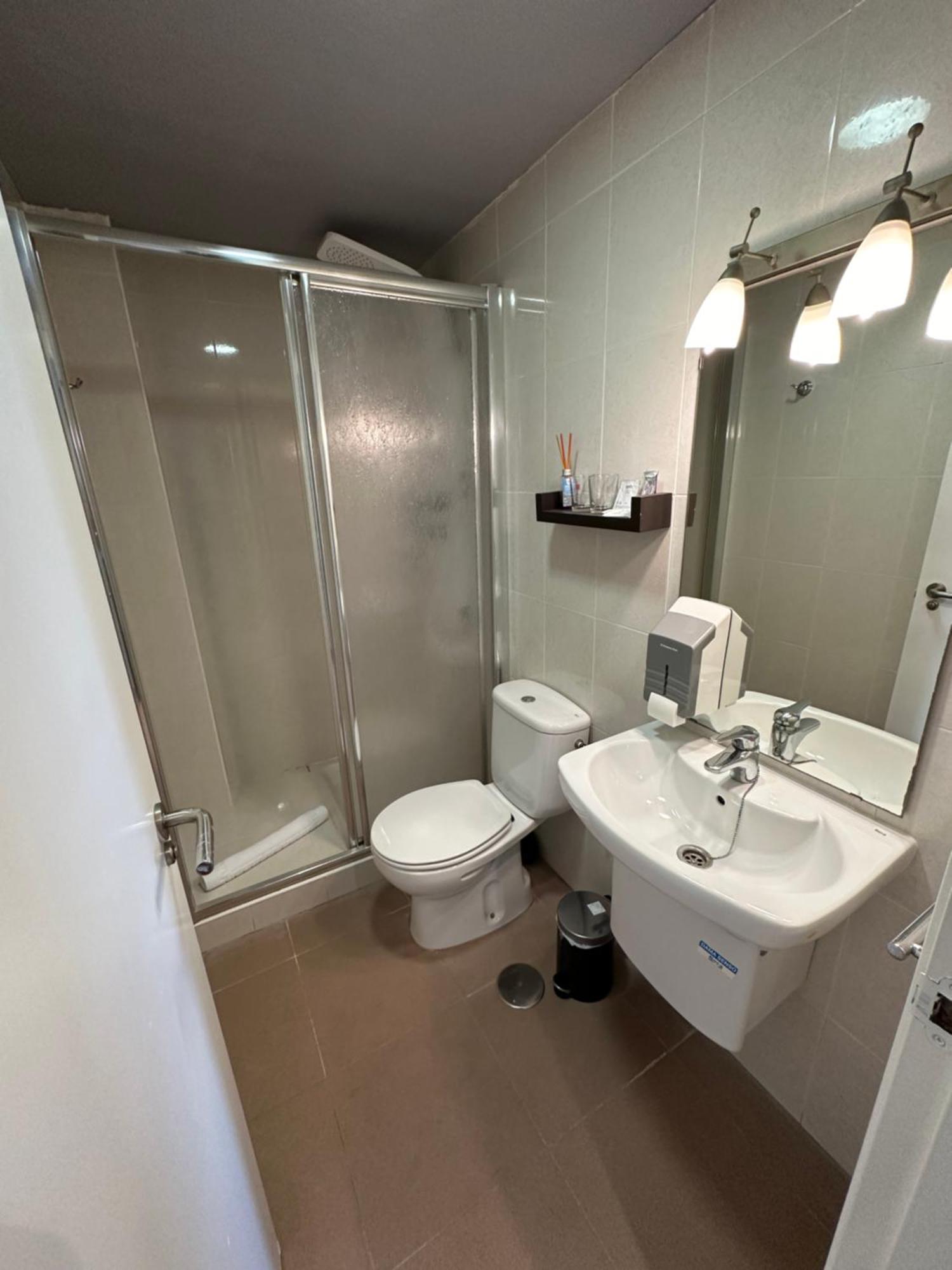 Hostal Myd Pantano Pelayos de la Presa エクステリア 写真