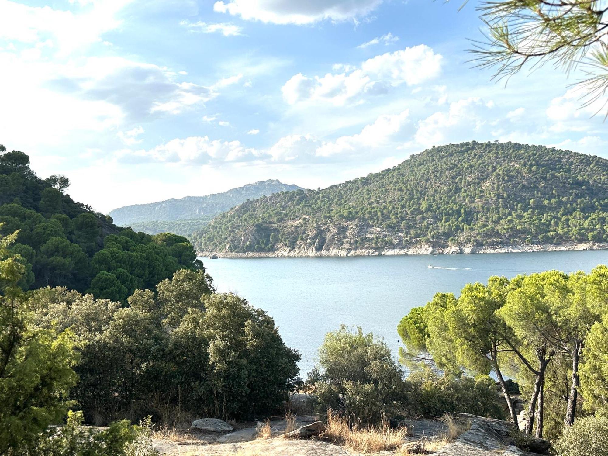 Hostal Myd Pantano Pelayos de la Presa エクステリア 写真