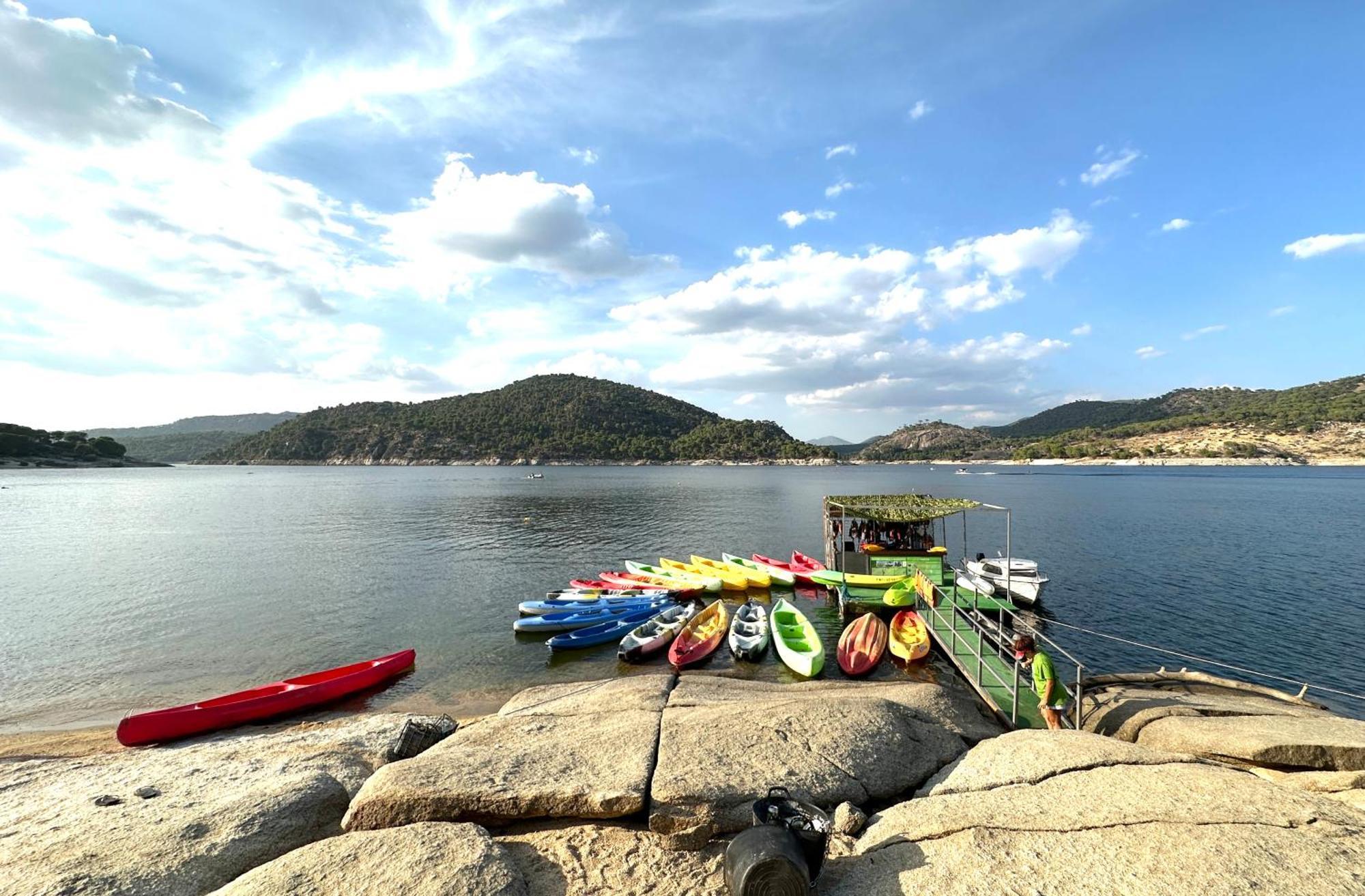Hostal Myd Pantano Pelayos de la Presa エクステリア 写真