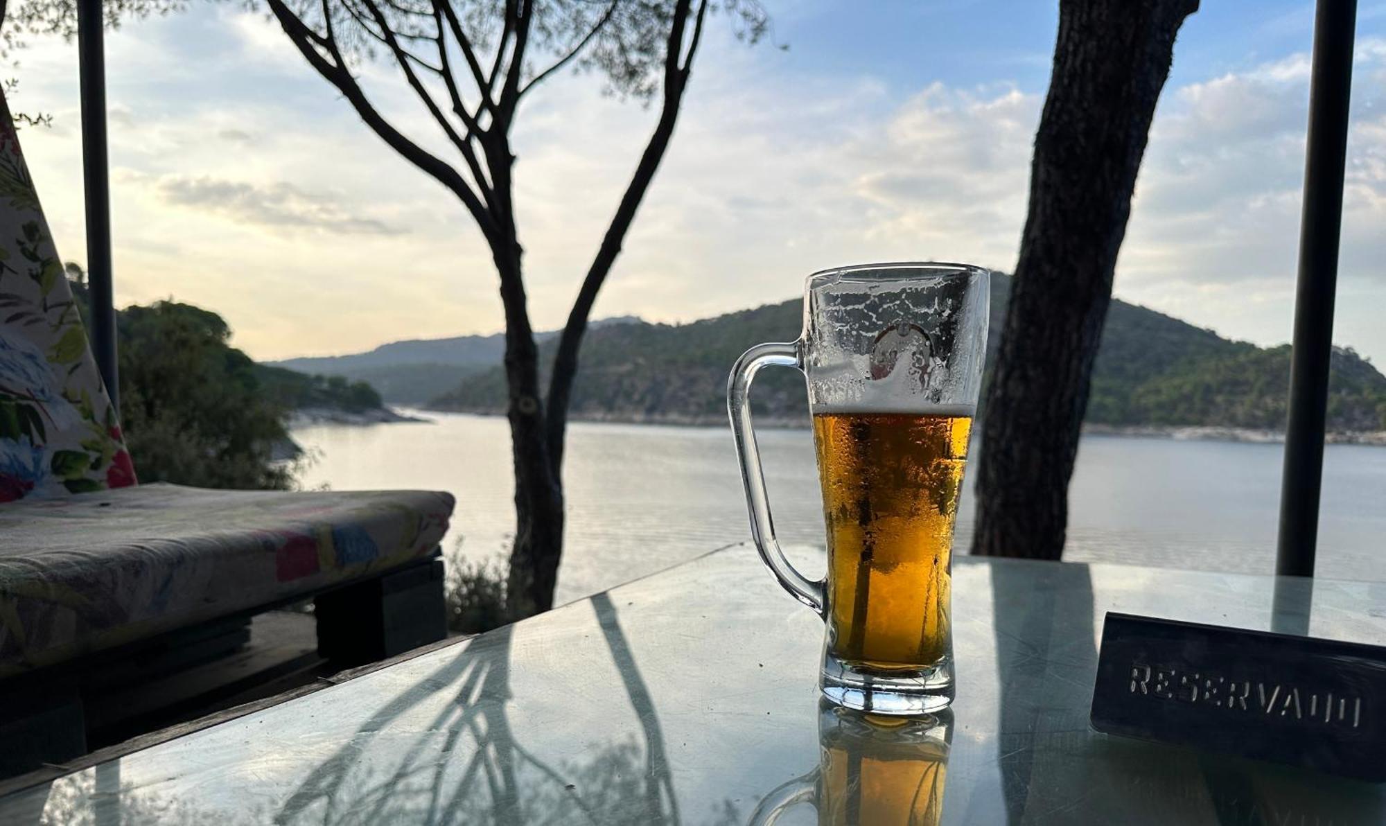 Hostal Myd Pantano Pelayos de la Presa エクステリア 写真