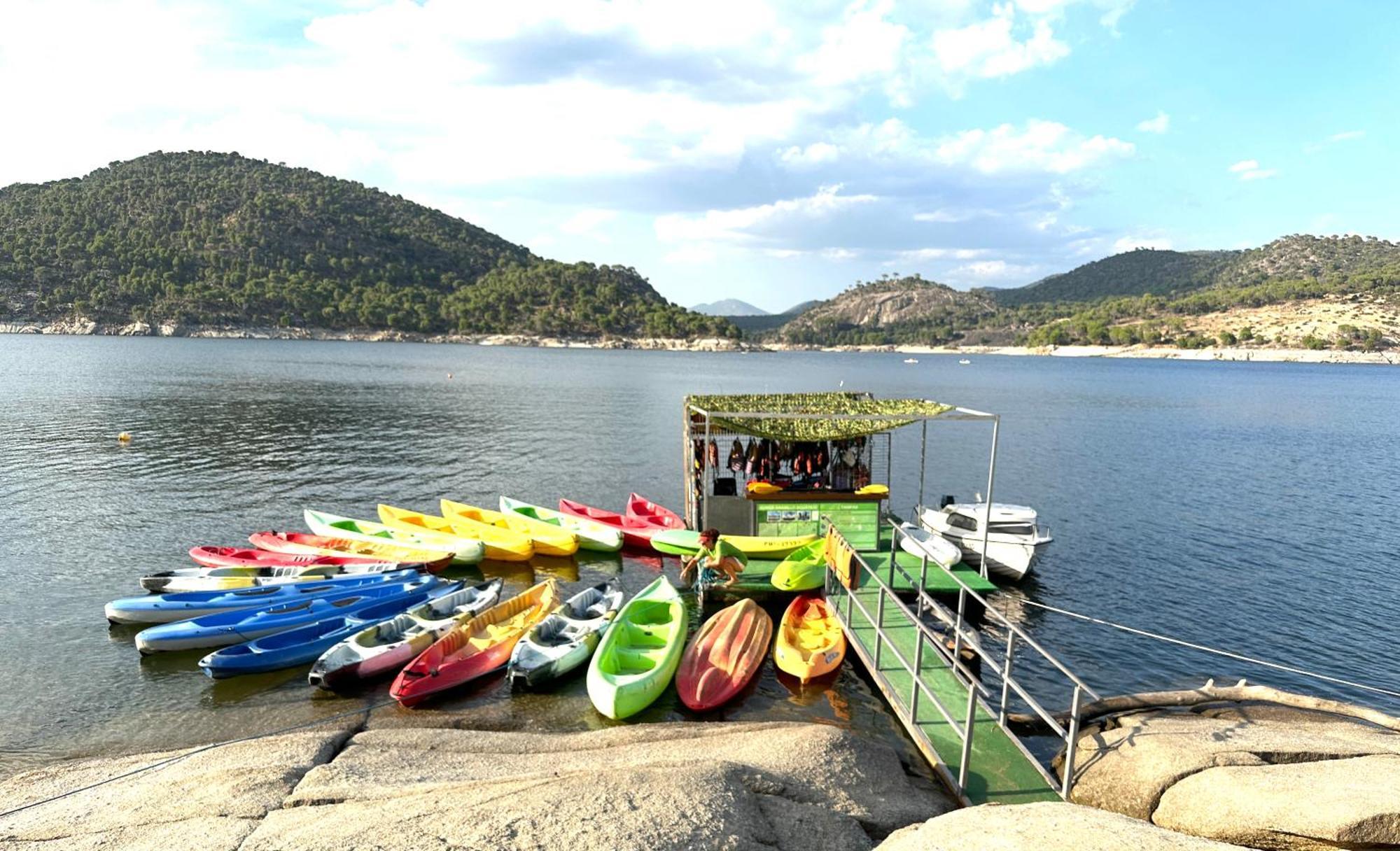 Hostal Myd Pantano Pelayos de la Presa エクステリア 写真